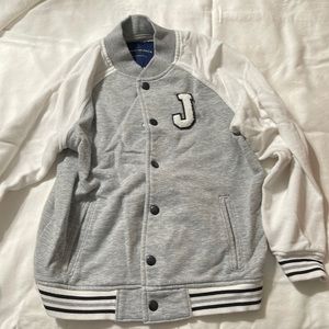 Used kids sweater size 5to 6